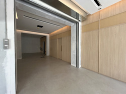 Desker Road Conservation Area (D8), Retail #507767901